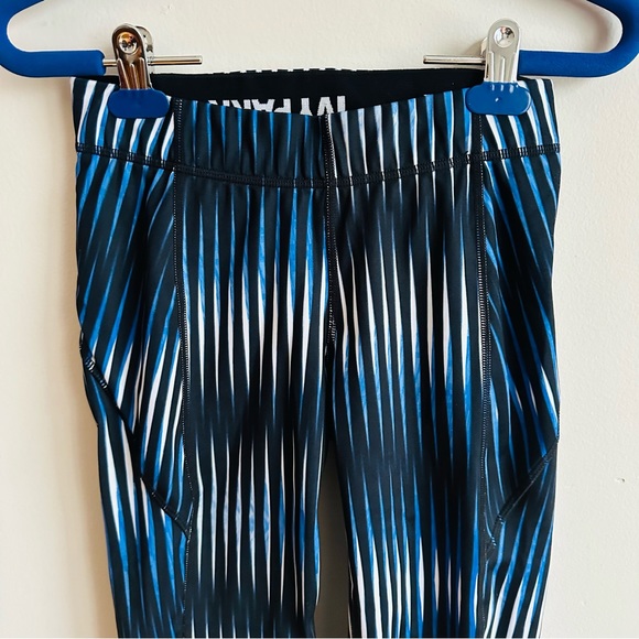 ★ NWOT Ivy Park mid rise Kaleidoscope Leggings - Blue/Black ★ - Picture 16 of 17